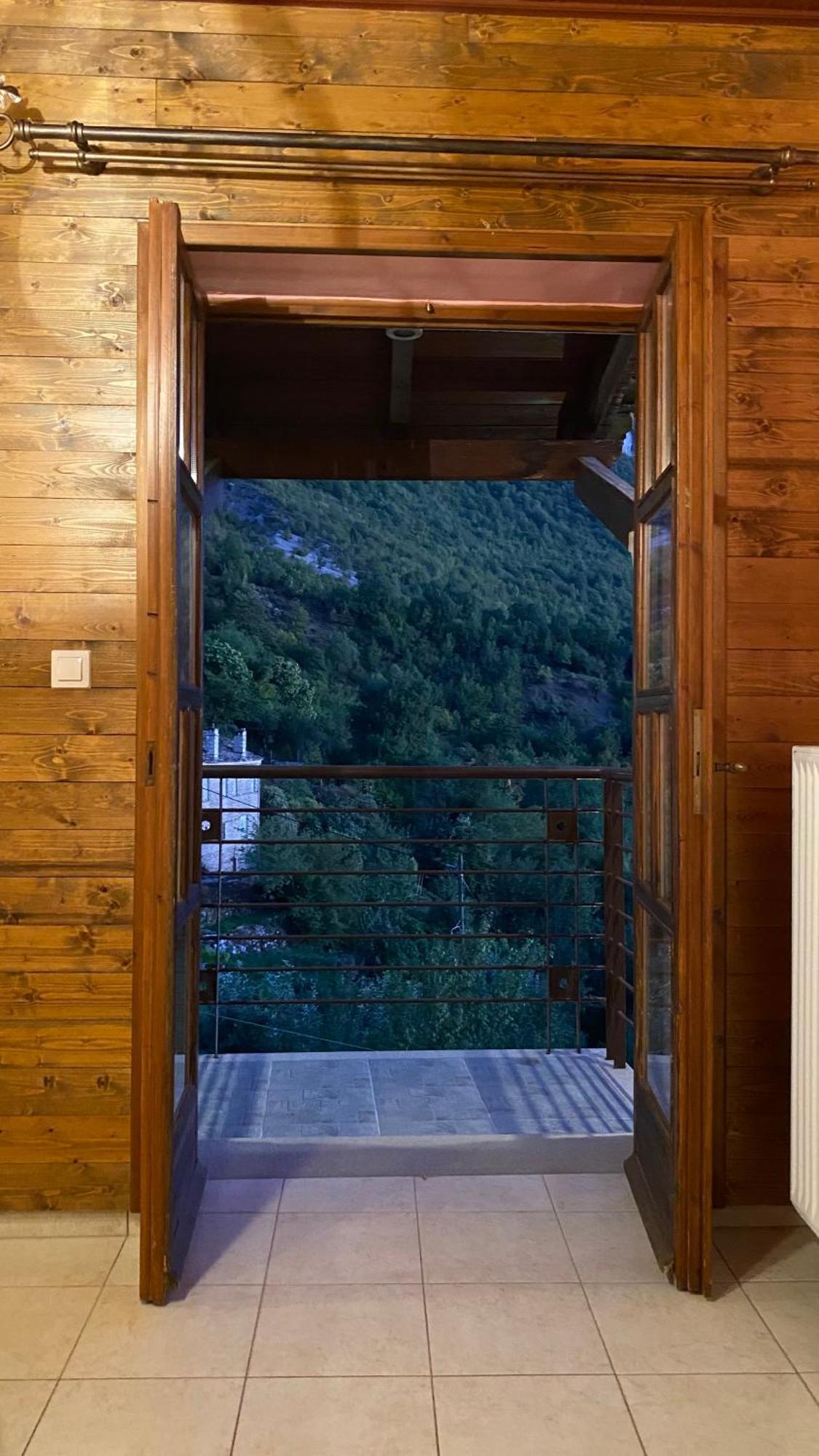 Ikojenia Traditional Lodge Папингон Экстерьер фото